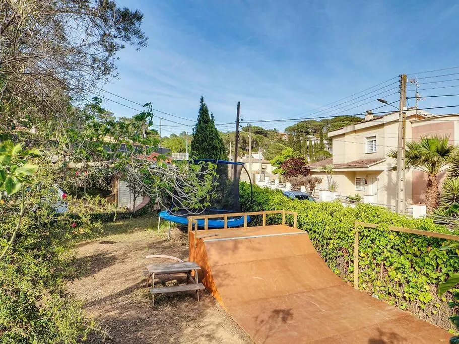 Villa Camelia: 12-Person Gran Villa with Pool and Kids' Treehouse Vidreres Spain