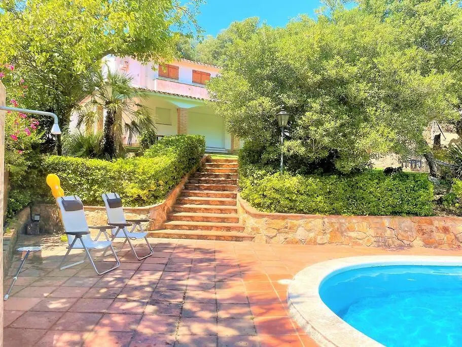 Villa Camelia: 12-Person Gran Villa with Pool and Kids' Treehouse Vidreres