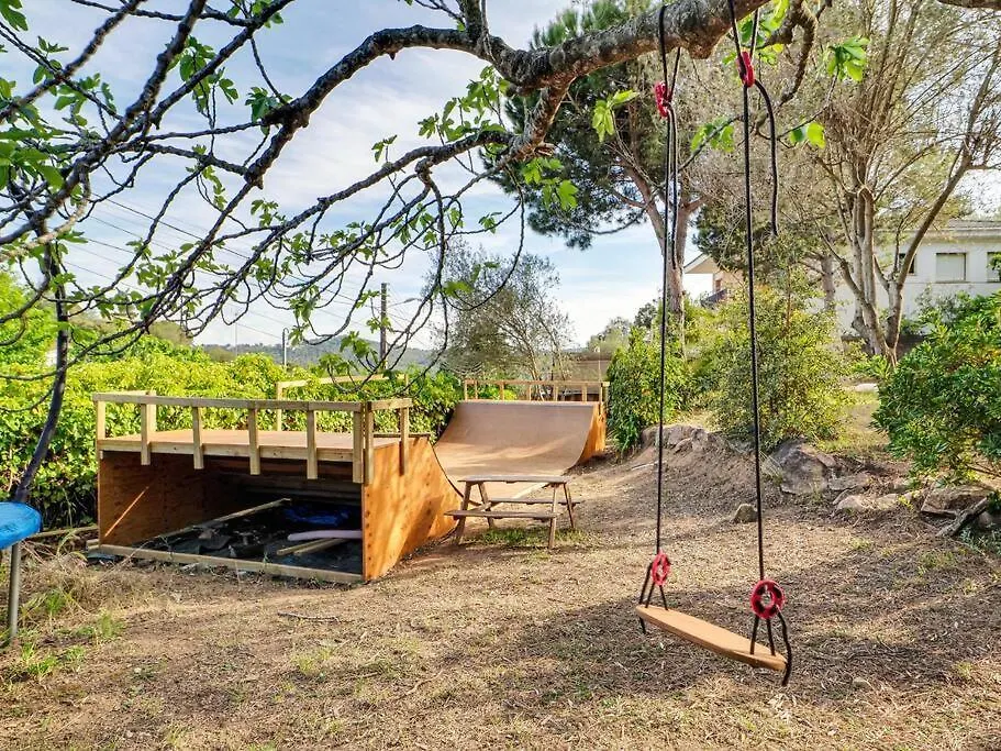 Villa Camelia: 12-Person Gran Villa with Pool and Kids' Treehouse Vidreres