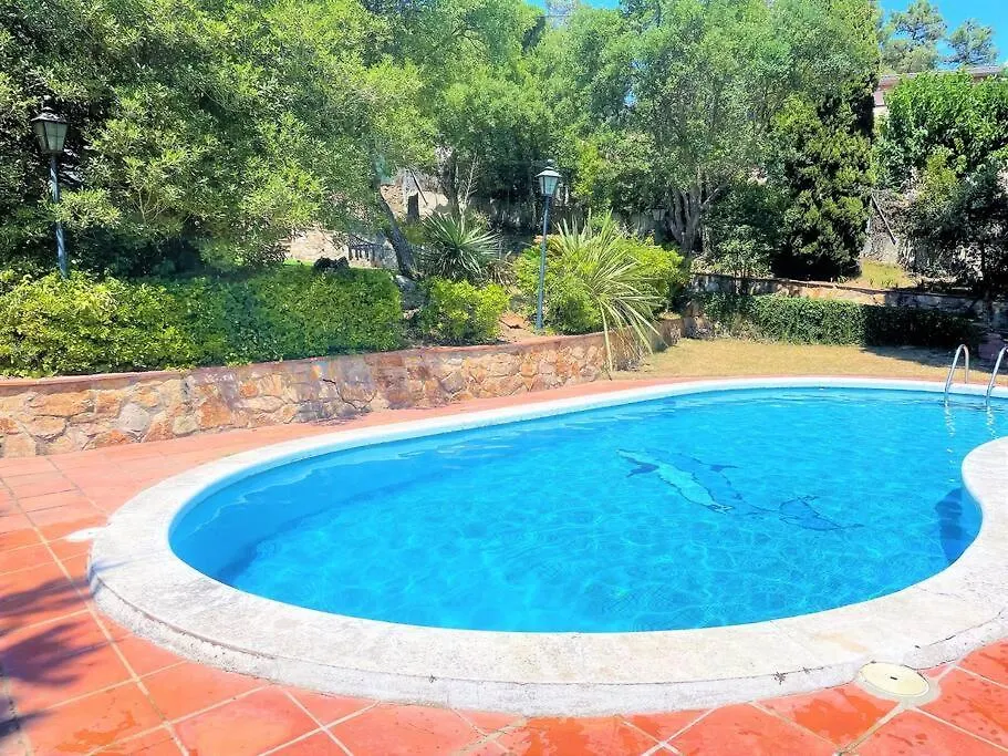 Villa Camelia: 12-Person Gran Villa with Pool and Kids' Treehouse Vidreres