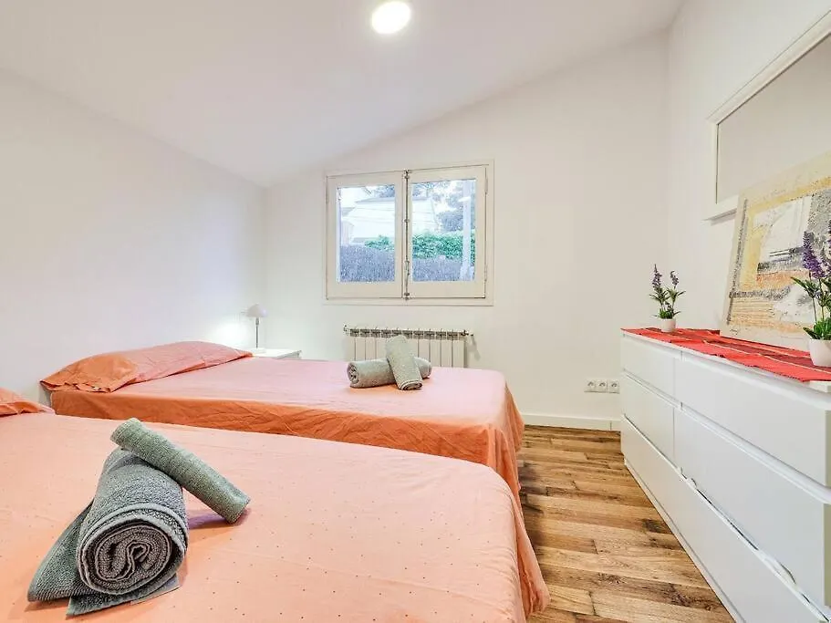 Villa Camelia: 12-Person Gran Villa with Pool and Kids' Treehouse Vidreres