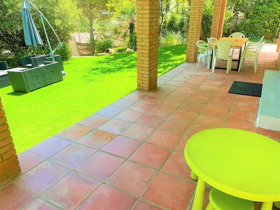 Villa Camelia: 12-Person Gran Villa with Pool and Kids' Treehouse Vidreres