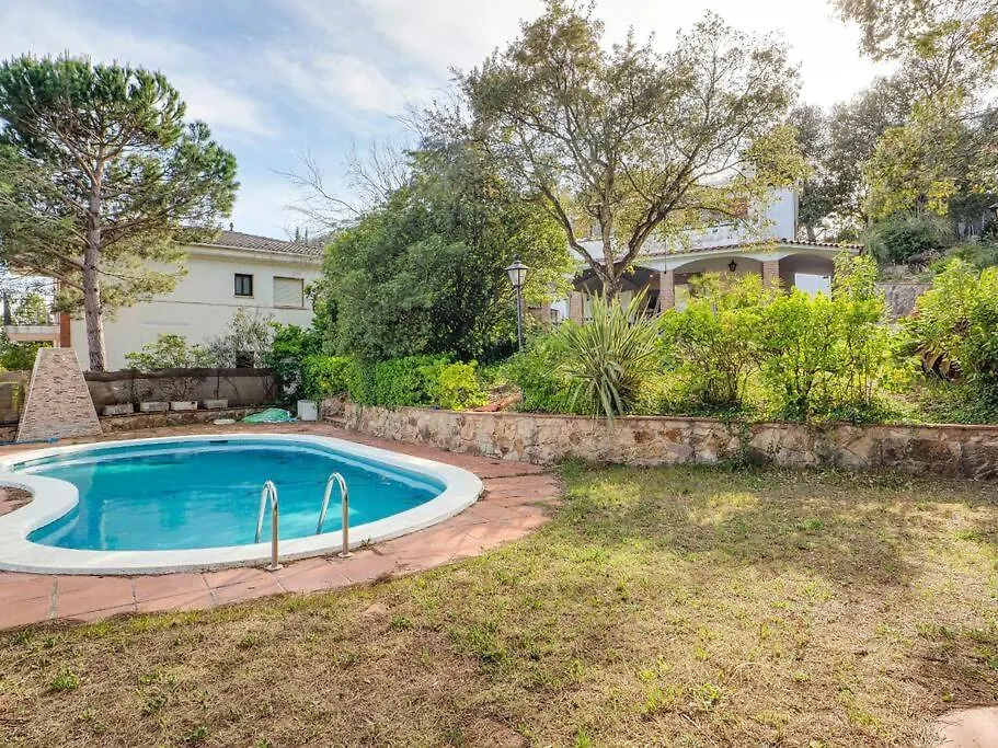 Villa Camelia: 12-Person Gran Villa with Pool and Kids' Treehouse Vidreres