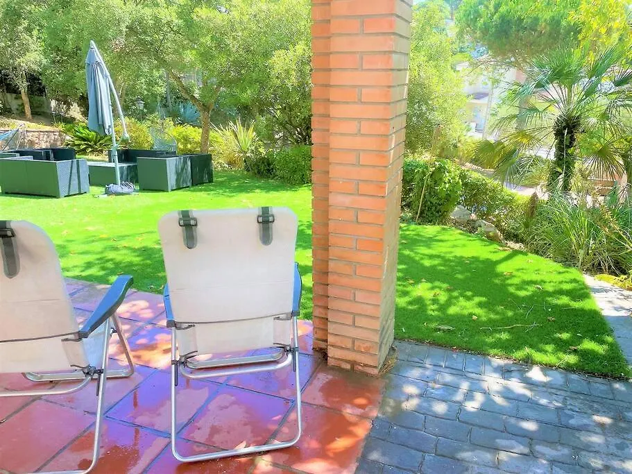 Villa Camelia: 12-Person Gran Villa with Pool and Kids' Treehouse Vidreres