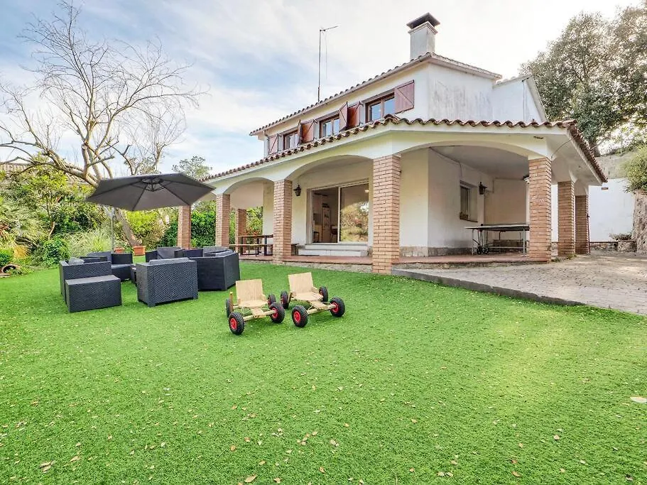 Villa Camelia: 12-Person Gran Villa with Pool and Kids' Treehouse Vidreres