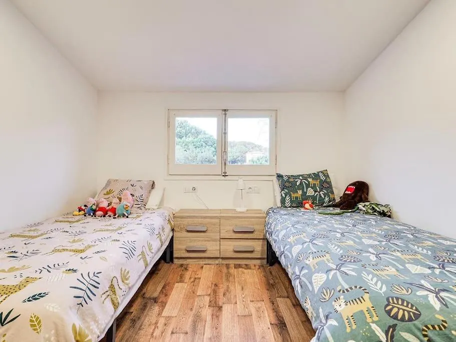 Villa Camelia: 12-Person Gran Villa with Pool and Kids' Treehouse Vidreres